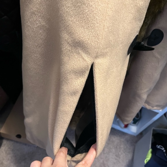 Coat 🧥 - Picture 5 of 5